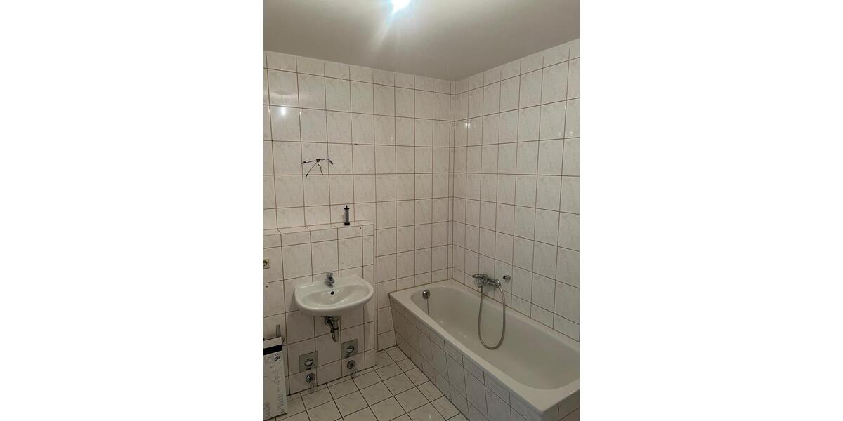 Etagenwohnung Eisenberg - 3 Zimmer, 70 m&sup2;, 630&euro; | Angebot:24524293