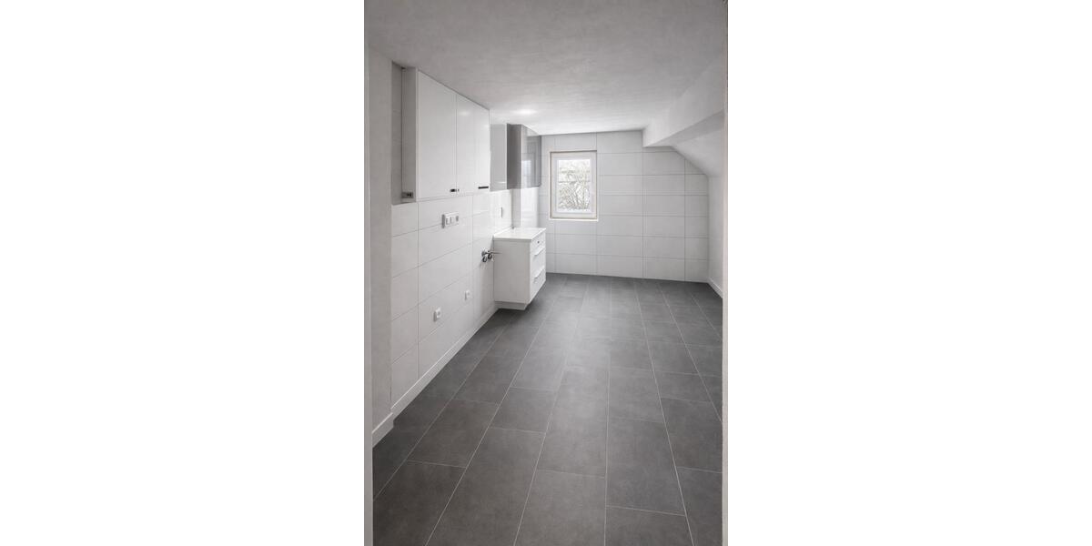 Moderne Dachgeschosswohnung - Erstbezug nach Sanierung 1 zimmer