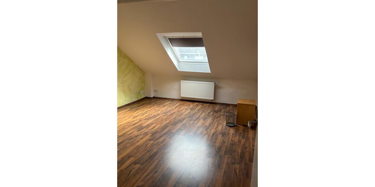 Dachgeschoßwohnung Saarlouis - 4 Zimmer, 120 m&sup2;, 900&euro; | Angebot:26614994