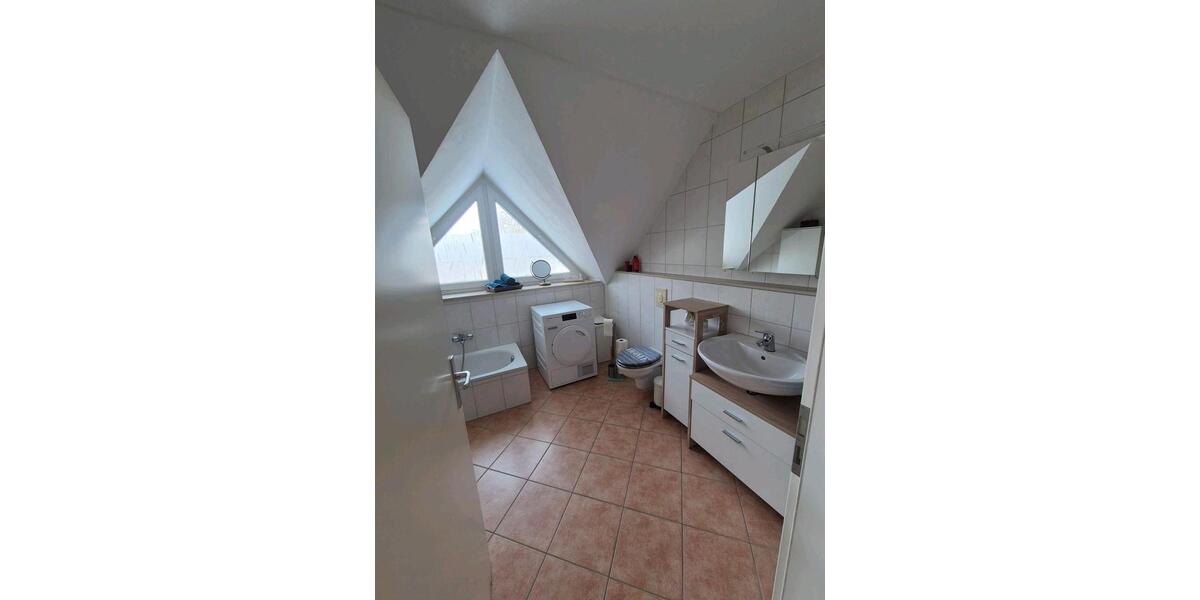 Dachgeschoßwohnung Minden Kuhlenkamp - 3.5 Zimmer, 90 m&sup2;, 890&euro; | Angebot:25052521