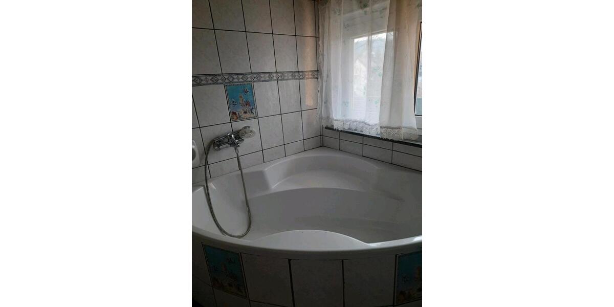 Etagenwohnung Tuttlingen - 5 Zimmer, 100 m&sup2;, 700&euro; | Angebot:24865408