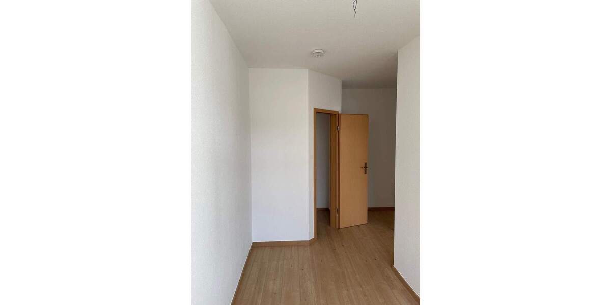Etagenwohnung Roßwein - 3 Zimmer, 70 m&sup2;, 385&euro; | Angebot:25999174