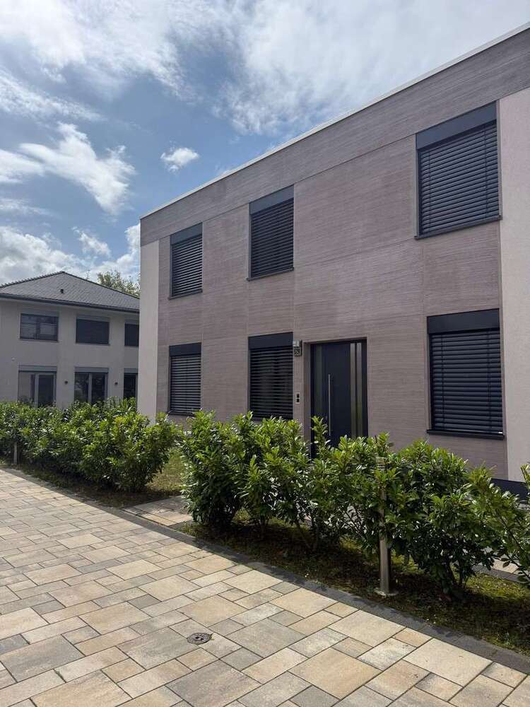 Haus zum Mieten in Berlin 5.122 € 197 m²