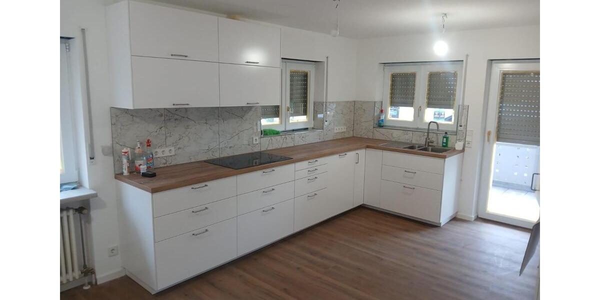 Modernisierte 3-Zi.-Wohnung mit großem Balkon, in FR- Opfingen 3 zimmer