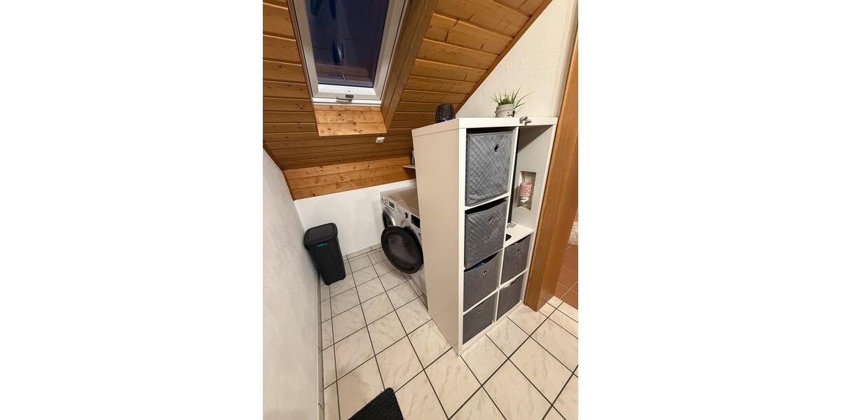 Dachgeschoßwohnung Perkam - 3 Zimmer, 98 m&sup2;, 660&euro; | Angebot:24867410