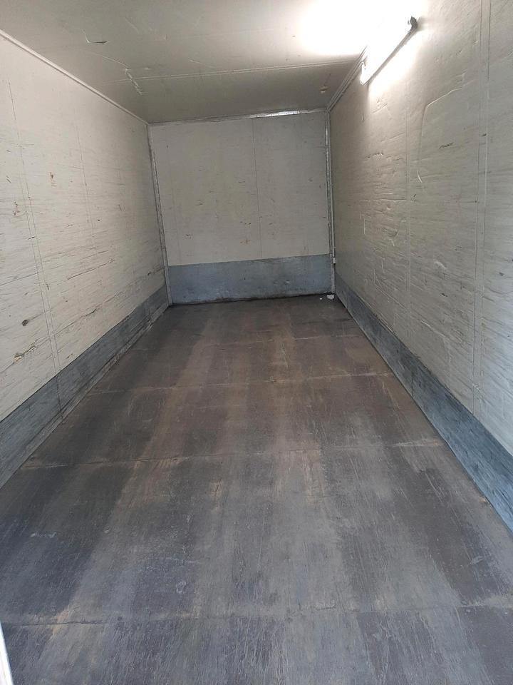 Lagercontainer Mietcontainer isoliert
