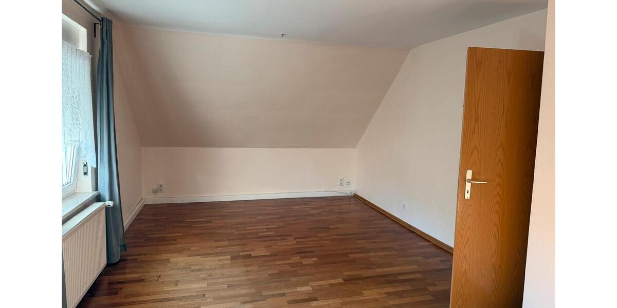 Dachgeschoßwohnung Remscheid Reinshagen - 1 Zimmer, 68 m&sup2;, 590&euro; | Angebot:26491225