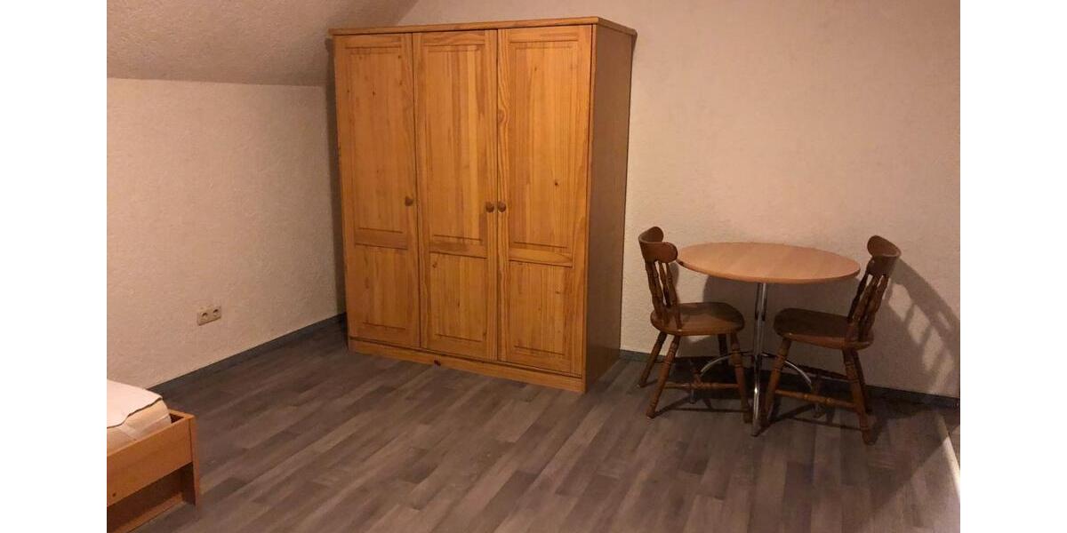 Dachgeschoßwohnung Ötzingen - 1 Zimmer, 25 m&sup2;, 435&euro; | Angebot:25343642