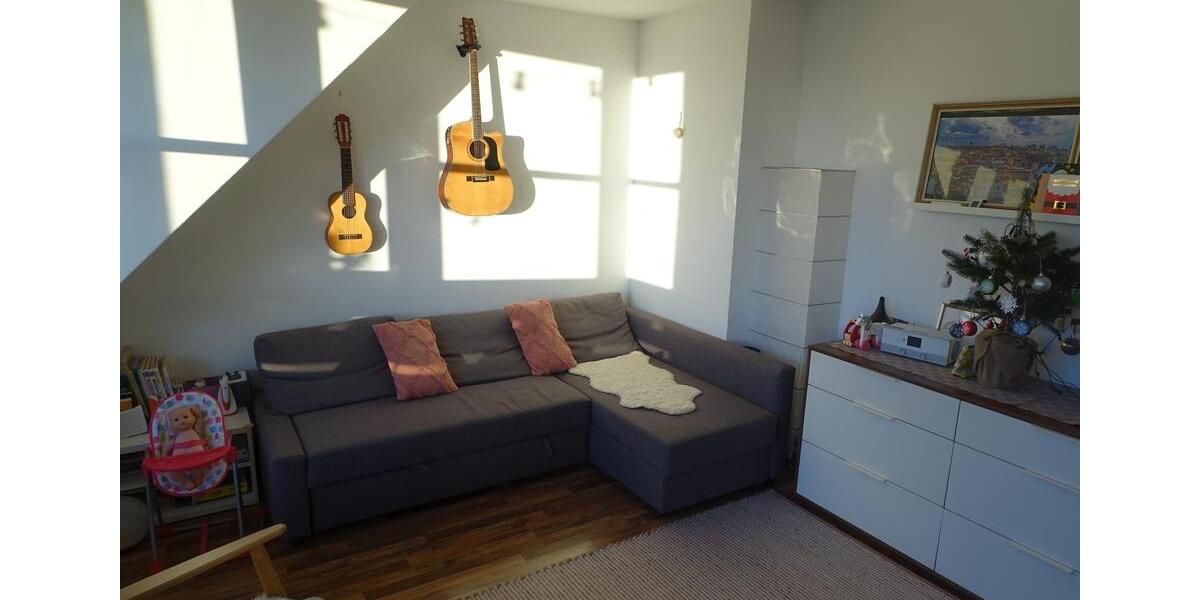 Dachgeschoßwohnung Bubenreuth - 3 Zimmer, 83 m&sup2;, 1.090&euro; | Angebot:25982195