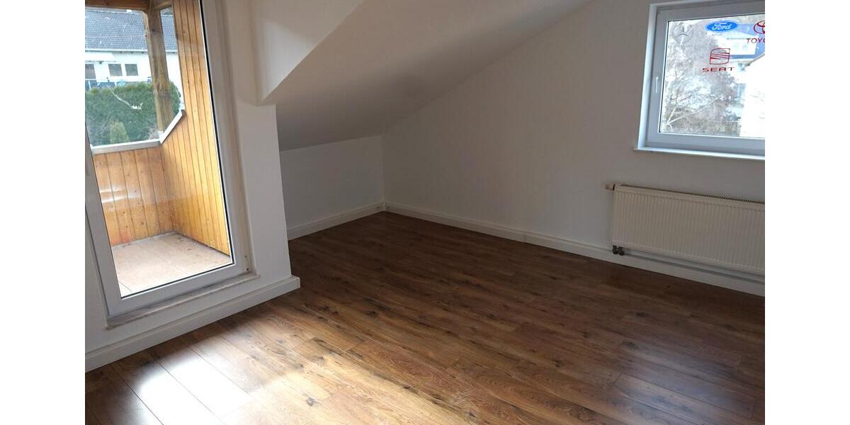 Dachgeschoßwohnung Dillenburg - 3 Zimmer, 81 m&sup2;, 660&euro; | Angebot:25649048