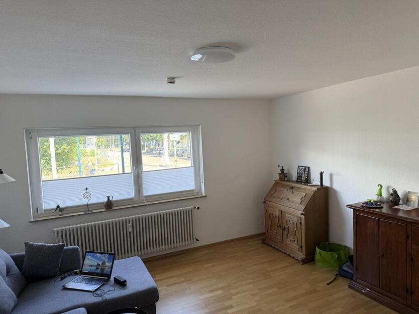 Gepflegte 2 ZKB Wohnung mit Einbauküche