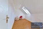 möblierte 1-Zimmer-Wohnung mit Einbauküche, Garage und Garten in Thum