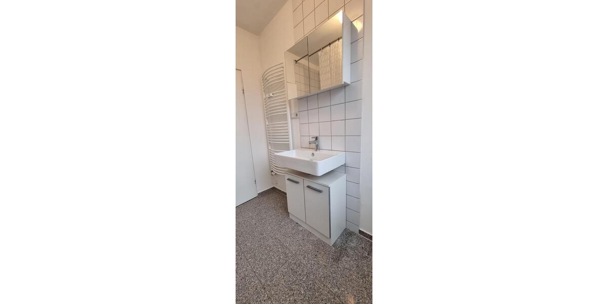 Etagenwohnung Butjadingen - 4 Zimmer, 12 m&sup2;, 400&euro; | Angebot:25650319