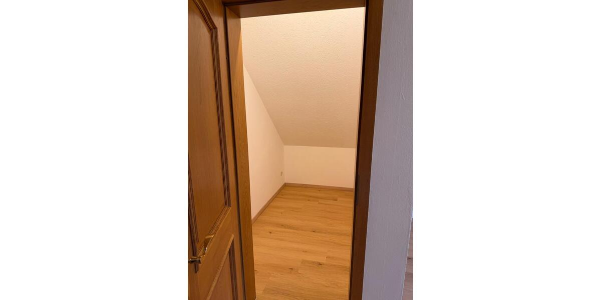 Dachgeschoßwohnung Wertingen - 3 Zimmer, 100 m&sup2;, 800&euro; | Angebot:26247648