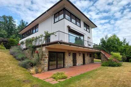 Haus Wetzlar - 6 Zimmer, 292 m&sup2;, 1.900&euro; | Angebot:26944107