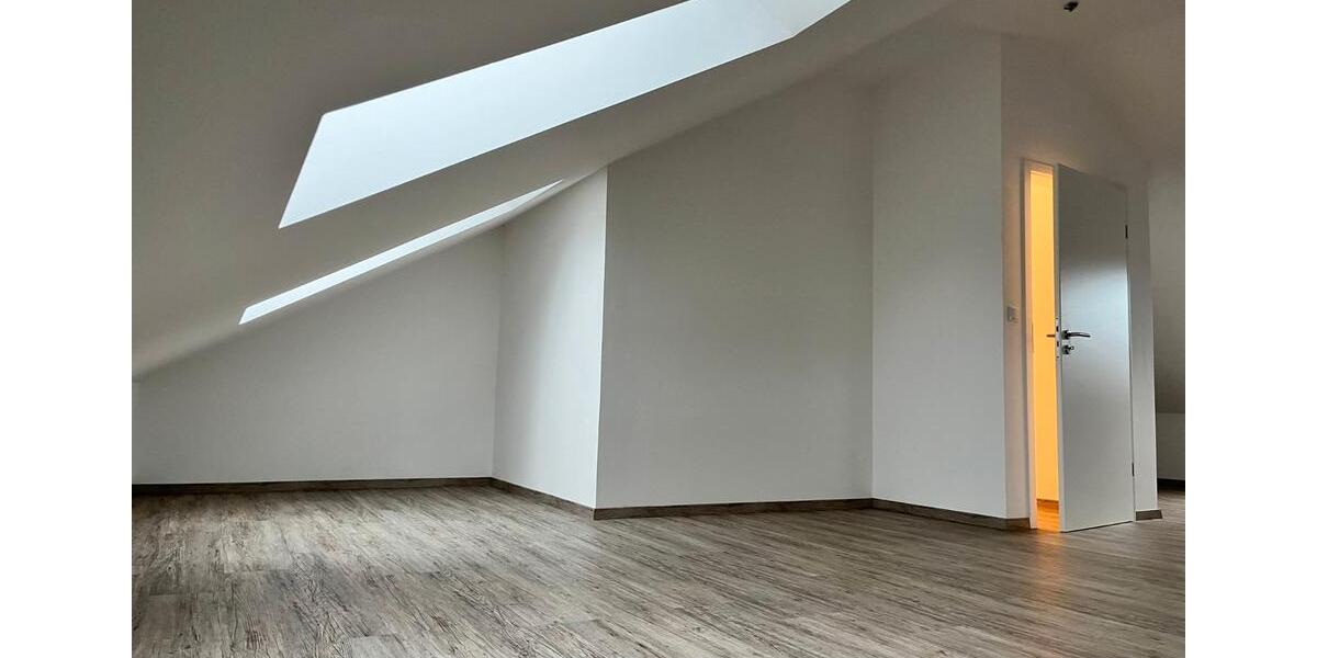 Etagenwohnung Schwandorf - 5 Zimmer, 140 m&sup2;, 1.680&euro; | Angebot:26632555