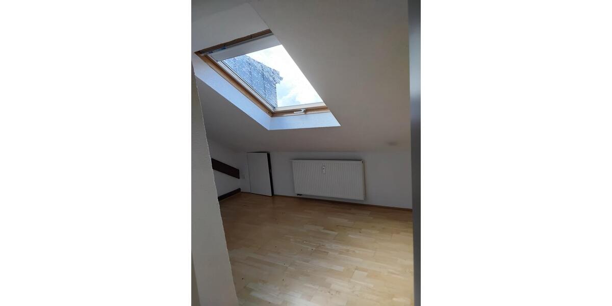 Dachgeschoßwohnung Walldürn - 3 Zimmer, 100 m&sup2;, 800&euro; | Angebot:26221333