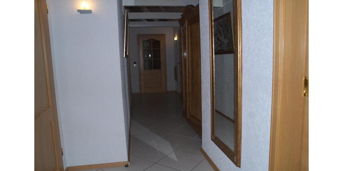 Dachgeschoßwohnung Bad Schönborn - 4 Zimmer, 110 m&sup2;, 1.100&euro; | Angebot:26478725