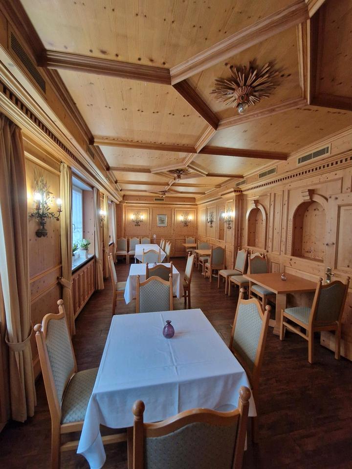 ABLÖSE FREI Restaurant mit GästeZimmer im Villen Stil in einer ruhigen Seitenstraße der Fußgängerzone