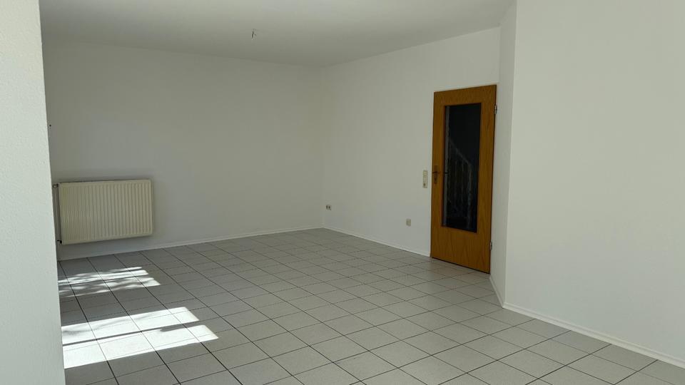 Erdgeschoßwohnung Uplengen - 4 Zimmer, 106 m&sup2;, 595&euro; | Angebot:26532141