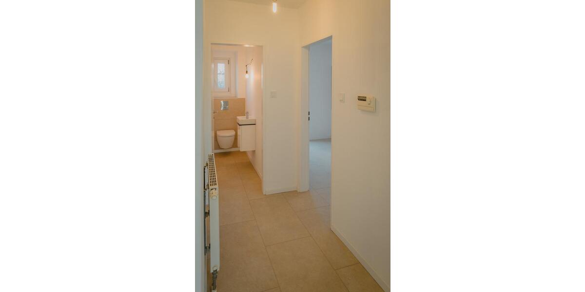 Helle renovierte 3-Zimmer-Wohnung mit neuer Einbauküche (Video) 3 zimmer