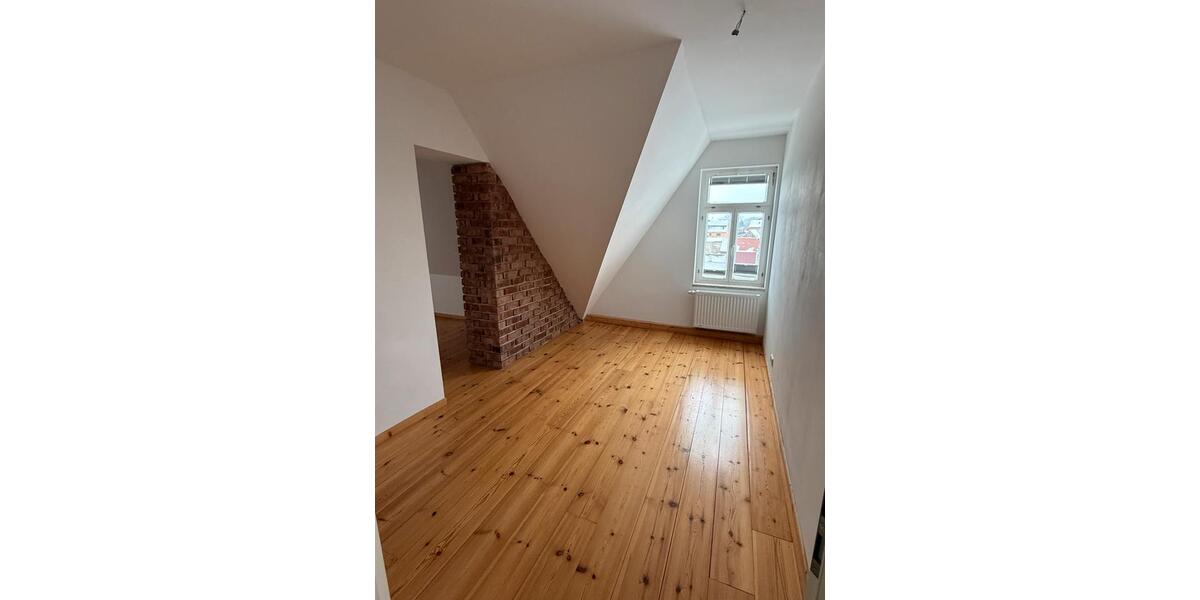 Dachgeschoßwohnung Ballenstedt - 1 Zimmer, 92 m&sup2;, 506&euro; | Angebot:24704248