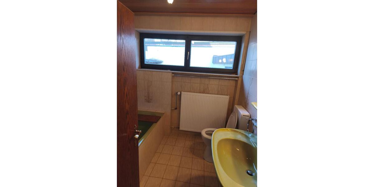 Erdgeschoßwohnung Zellingen - 3 Zimmer, 1.000 m&sup2;, 1.000&euro; | Angebot:25756853