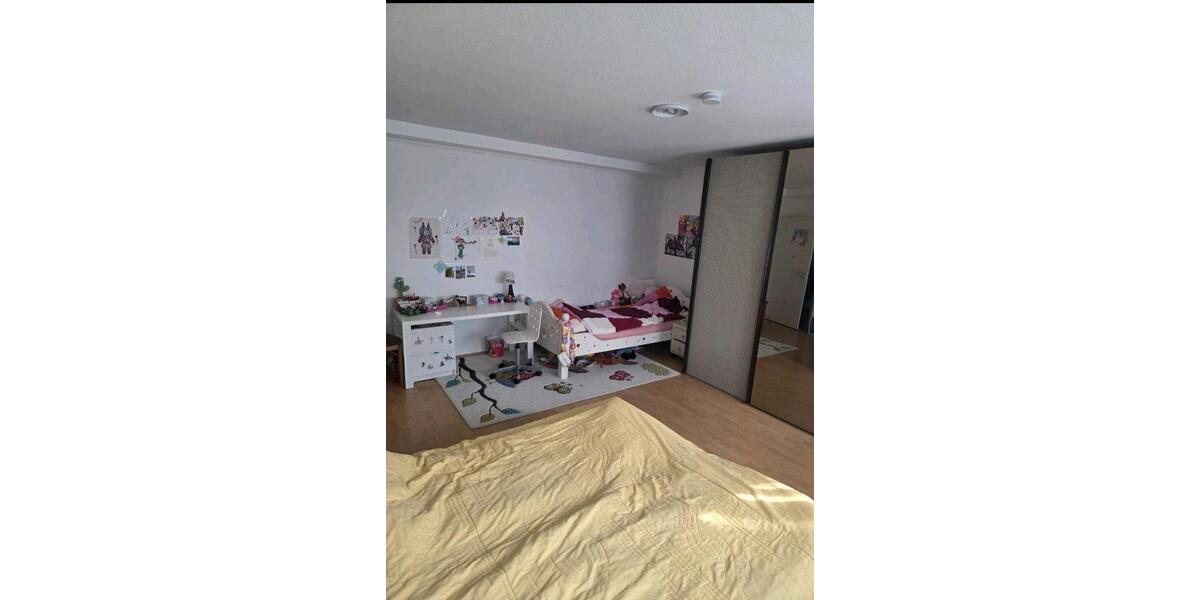 Erdgeschoßwohnung Rosbach vor der Höhe - 3 Zimmer, 90 m&sup2;, 1.000&euro; | Angebot:25902149