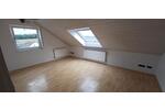 Renovierte 90 m² DG-Whg, Garage&2SP, Keller, EBK, Dusche&Wanne zimmer