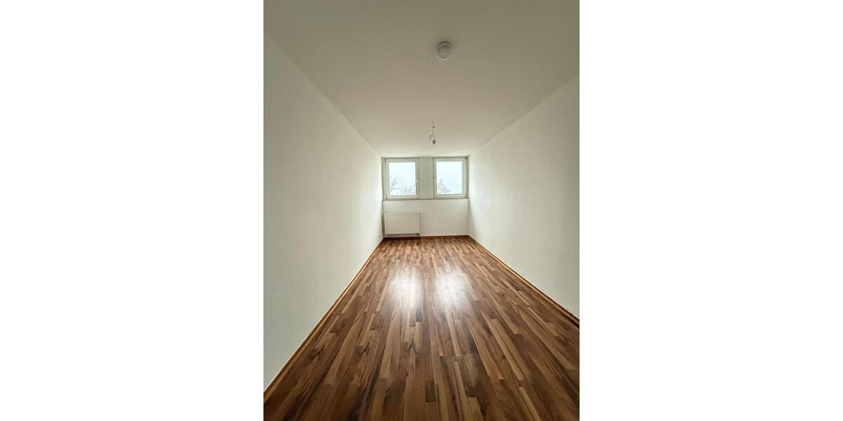 Dachgeschoßwohnung Wiesbaden Klarenthal - 3 Zimmer, 82 m&sup2;, 1.270&euro; | Angebot:25873637