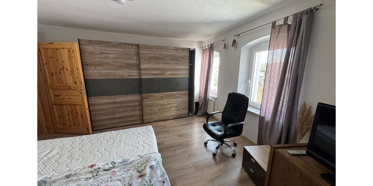 Etagenwohnung Marktredwitz - 2 Zimmer, 150 m&sup2;, 25&euro; | Angebot:26085081