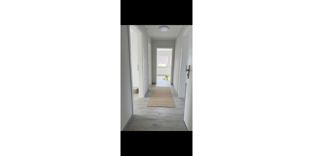 Dachgeschoßwohnung Stuttgart Bad Cannstatt - 4 Zimmer, 80 m&sup2;, 1.200&euro; | Angebot:26271065