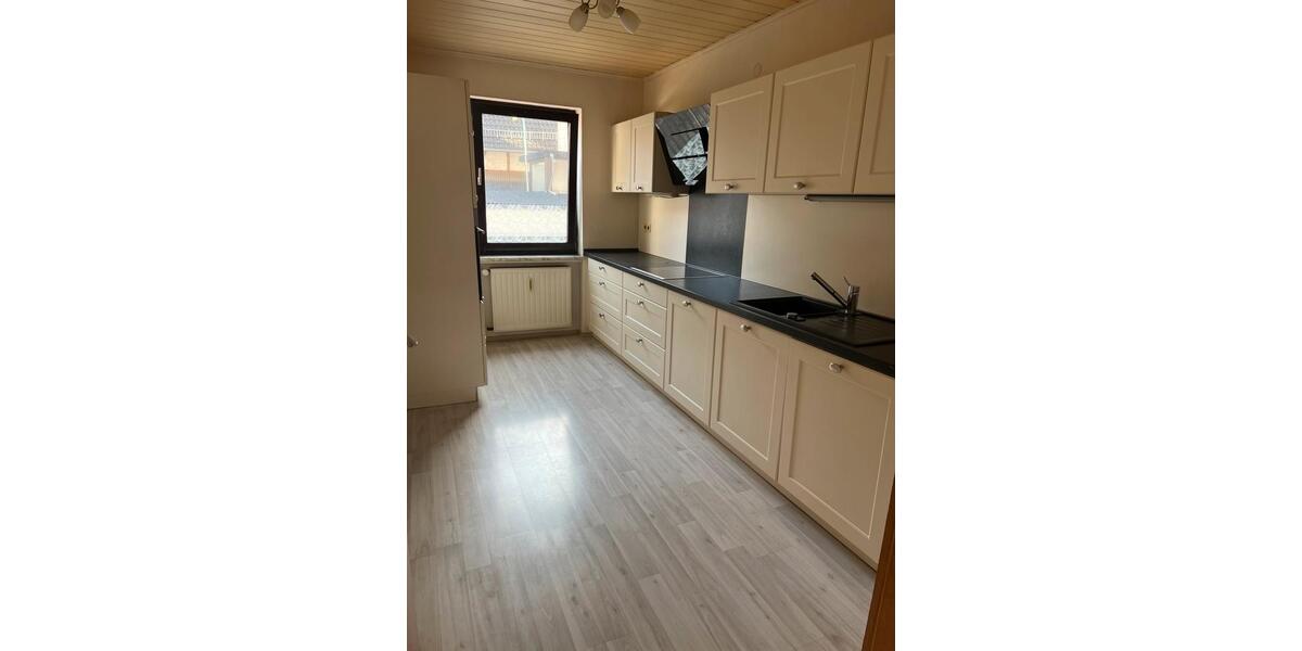 Etagenwohnung Rosbach vor der Höhe - 3 Zimmer, 75 m&sup2;, 1.100&euro; | Angebot:26701060