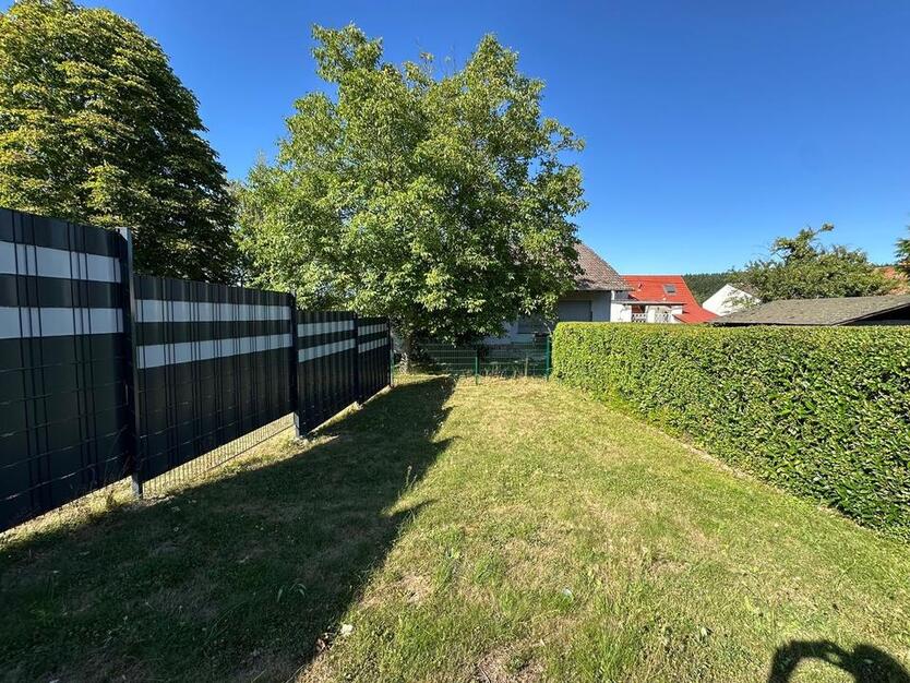 Haus zu vermieten mit Garten und Stellplatz zimmer