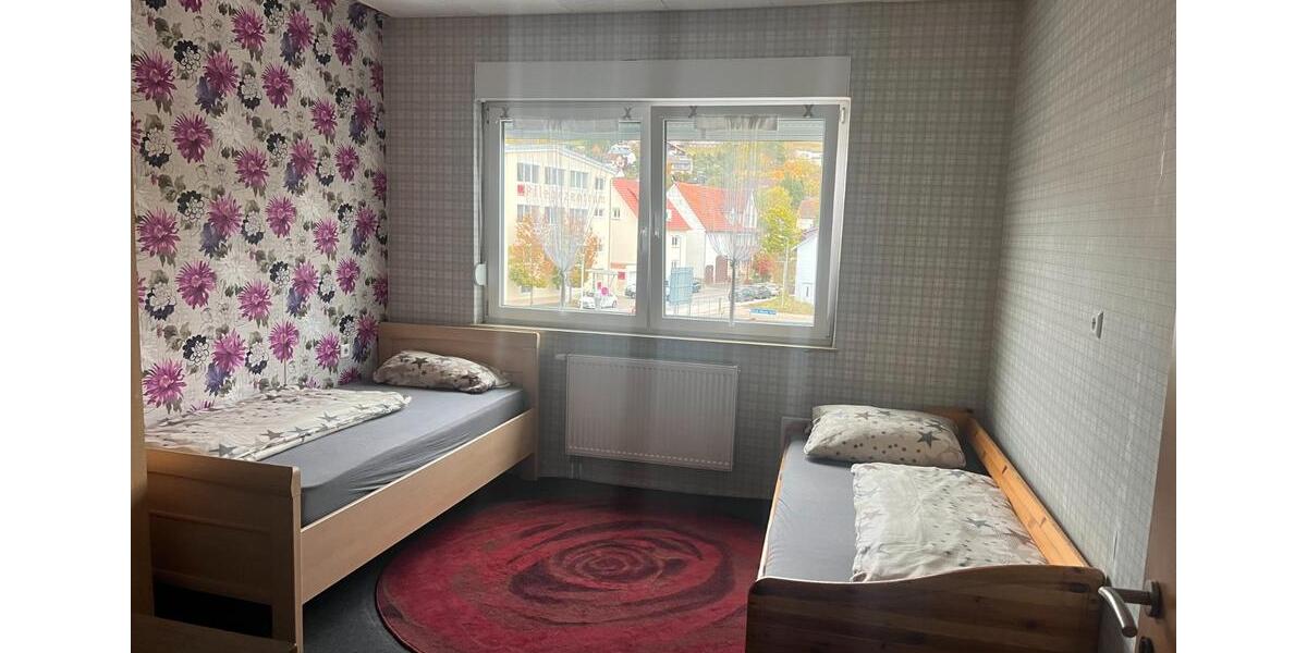 Wohnen auf Zeit Albstadt Gemarkung Onstmettingen - 8 Zimmer, 20 m&sup2;, 20&euro; | Angebot:26251925