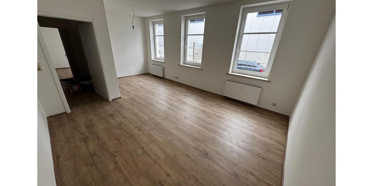 Etagenwohnung Crimmitschau - 3 Zimmer, 70 m&sup2;, 420&euro; | Angebot:26647428