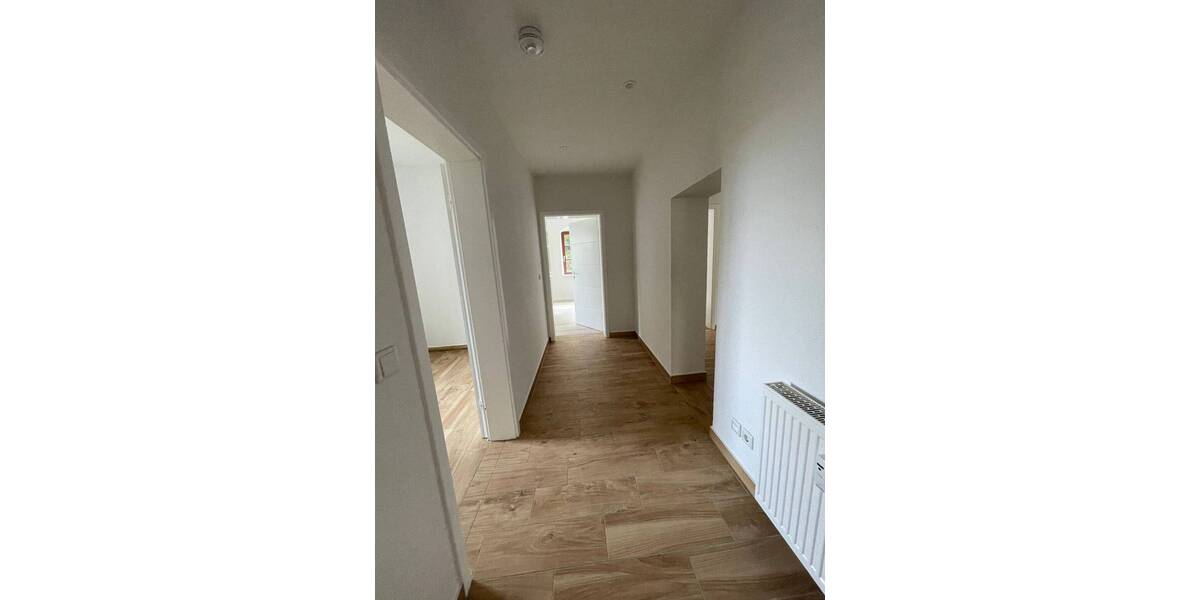 Etagenwohnung Nossen - 5 Zimmer, 93 m&sup2;, 595&euro; | Angebot:26489400