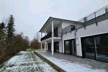 Exklusive Doppelhaushälfte mit großem Garten in idyllischer Lage 8 zimmer