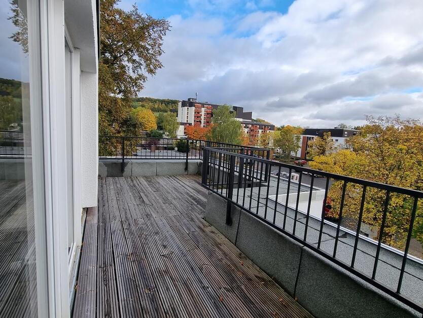 Geräumige 1-Zimmer-Wohnung mit großem Balkon in ruhiger, gut angebundener Lage! zimmer