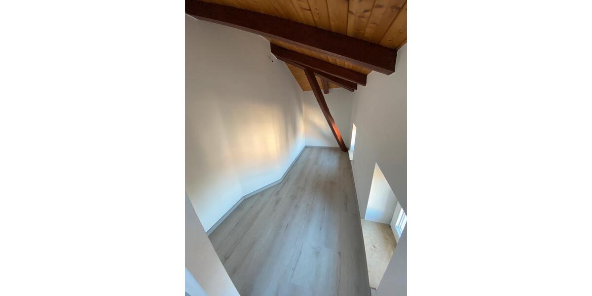 Dachgeschoßwohnung Parchim - 3 Zimmer, 105 m&sup2;, 1.195&euro; | Angebot:25832046