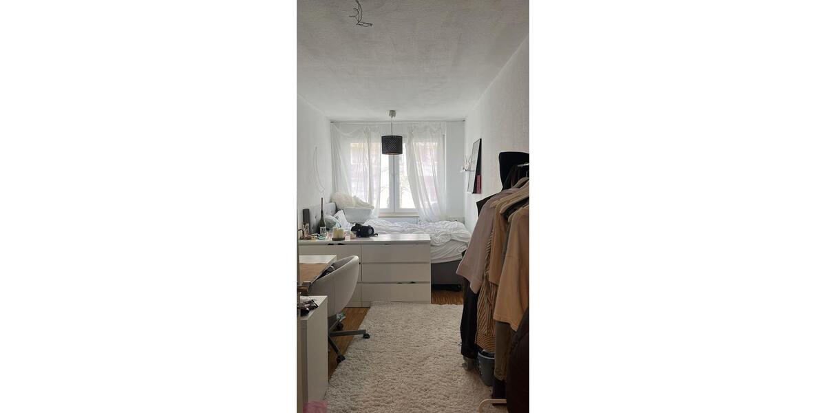 Wohnen auf Zeit Düsseldorf Stadtbezirk 3 - 13 Zimmer, 215 m&sup2;, 730&euro; | Angebot:25982288
