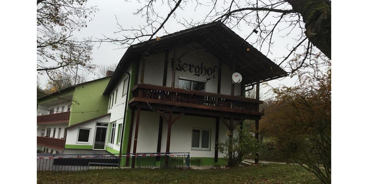 Erdgeschoßwohnung Sulzbach-Rosenberg Rosenberg - 6 Zimmer, 180 m&sup2;, 2.000&euro; | Angebot:25282327