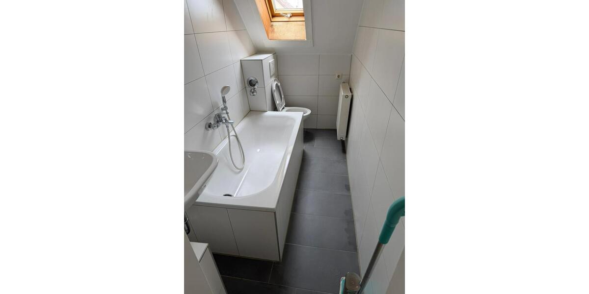 Dachgeschoßwohnung Straubing - 4 Zimmer, 77 m&sup2;, 950&euro; | Angebot:26644970