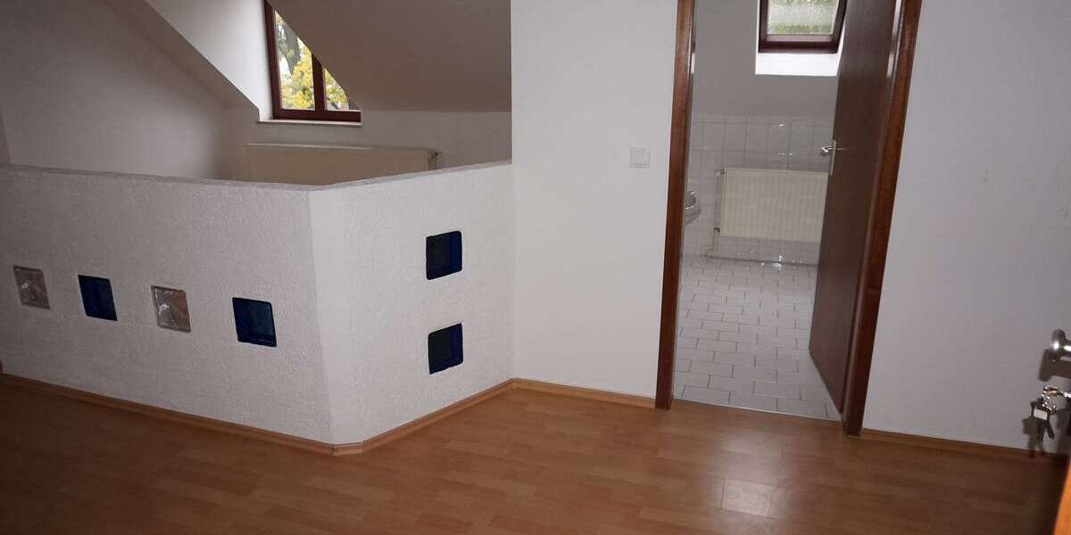 Etagenwohnung Chemnitz Sonnenberg - 1 Zimmer, 28 m&sup2;, 149&euro; | Angebot:27098884