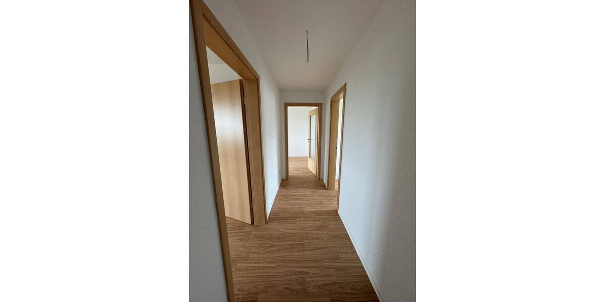 Etagenwohnung Stauchitz - 3 Zimmer, 71 m&sup2;, 435&euro; | Angebot:23744896