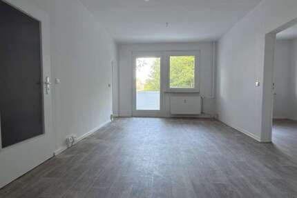 Wohnung zum Mieten in Plauen 279,36 € 58.2 m² 3 zimmer