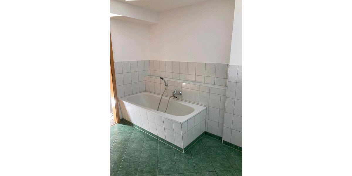 Erdgeschoßwohnung Olbernhau - 3 Zimmer, 100 m&sup2;, 700&euro; | Angebot:24559363
