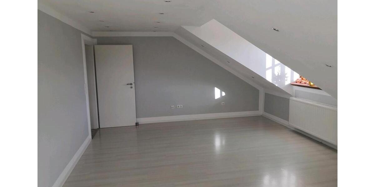 Dachgeschoßwohnung Grafling - 3 Zimmer, 100 m&sup2;, 1.000&euro; | Angebot:26625189