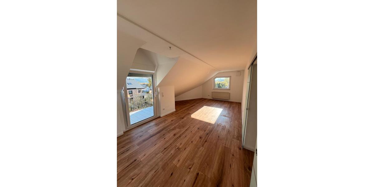 Bernkastel-Kues Plateau: 3 ZKB DG Wohnung 3 zimmer