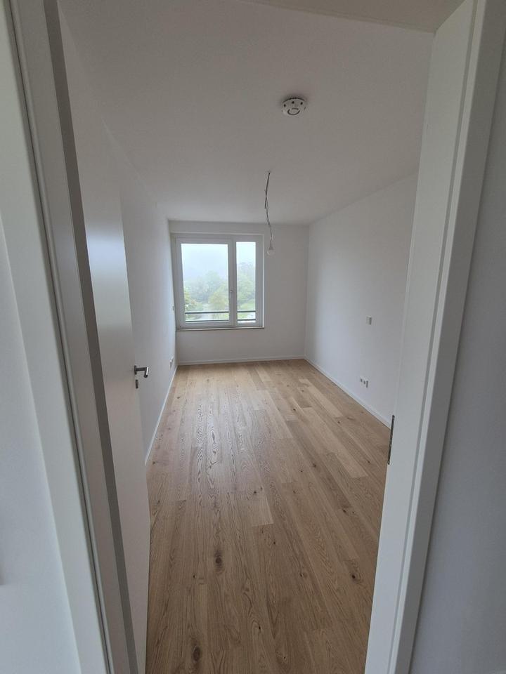Neubau 3-Zimmer-Wohnung mit Weitblick inkl. EBK und Balkon zimmer